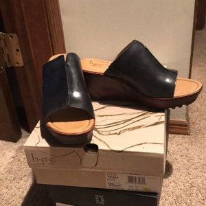 BOC black sandals